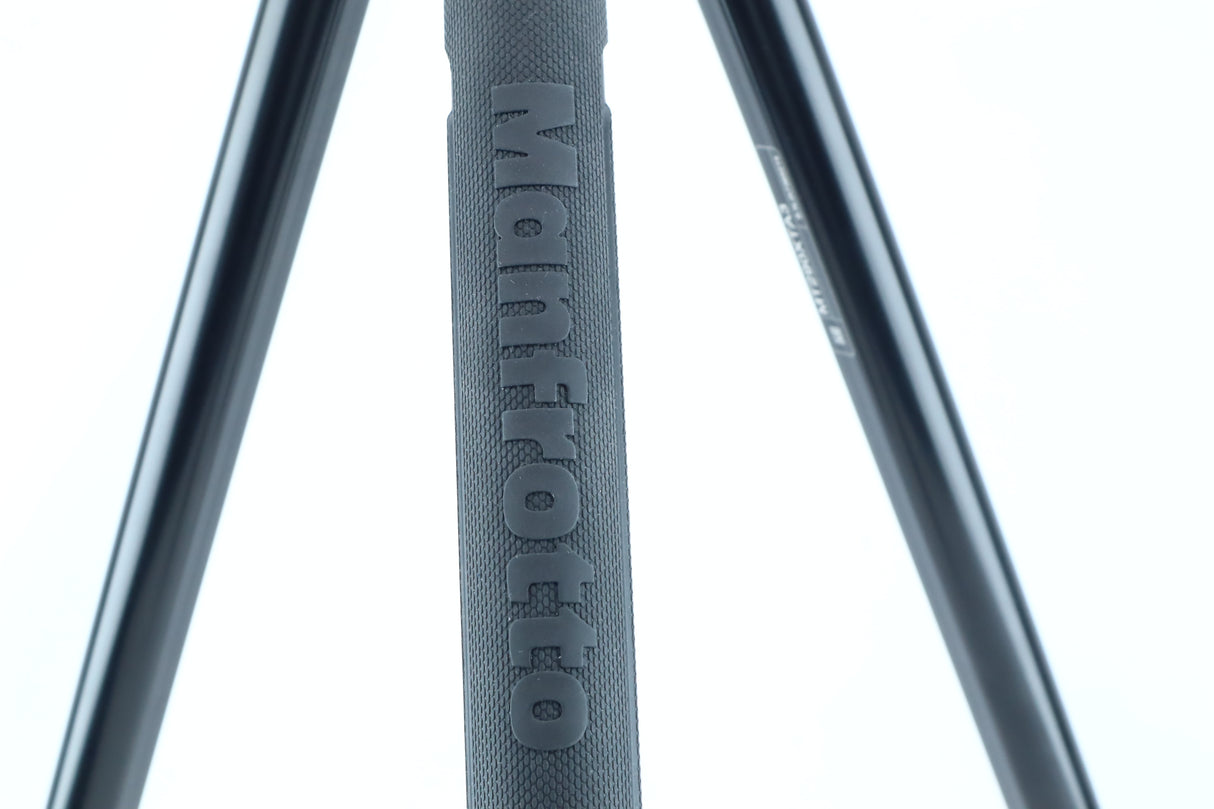 Manfrotto 290 Extra – Sturdy Aluminum Tripod for Photo and Video