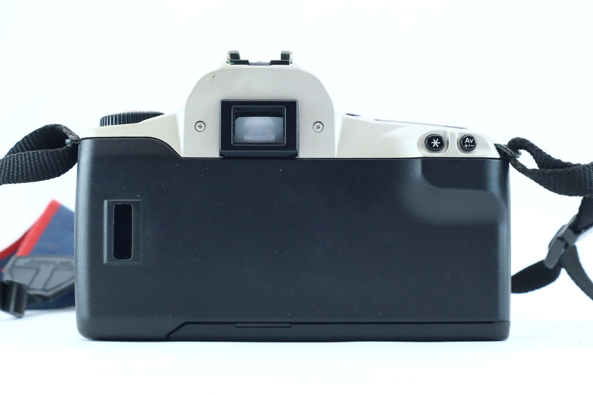 Canon EOS 300 –Canon EF 28–90mm f/4–5.6 Zoom Lens