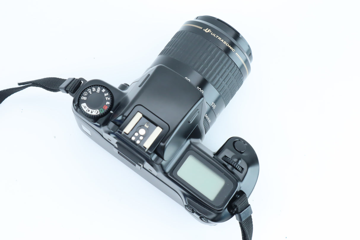 Canon EOS 1000F N with EF 80–200mm f/4.5–5.6