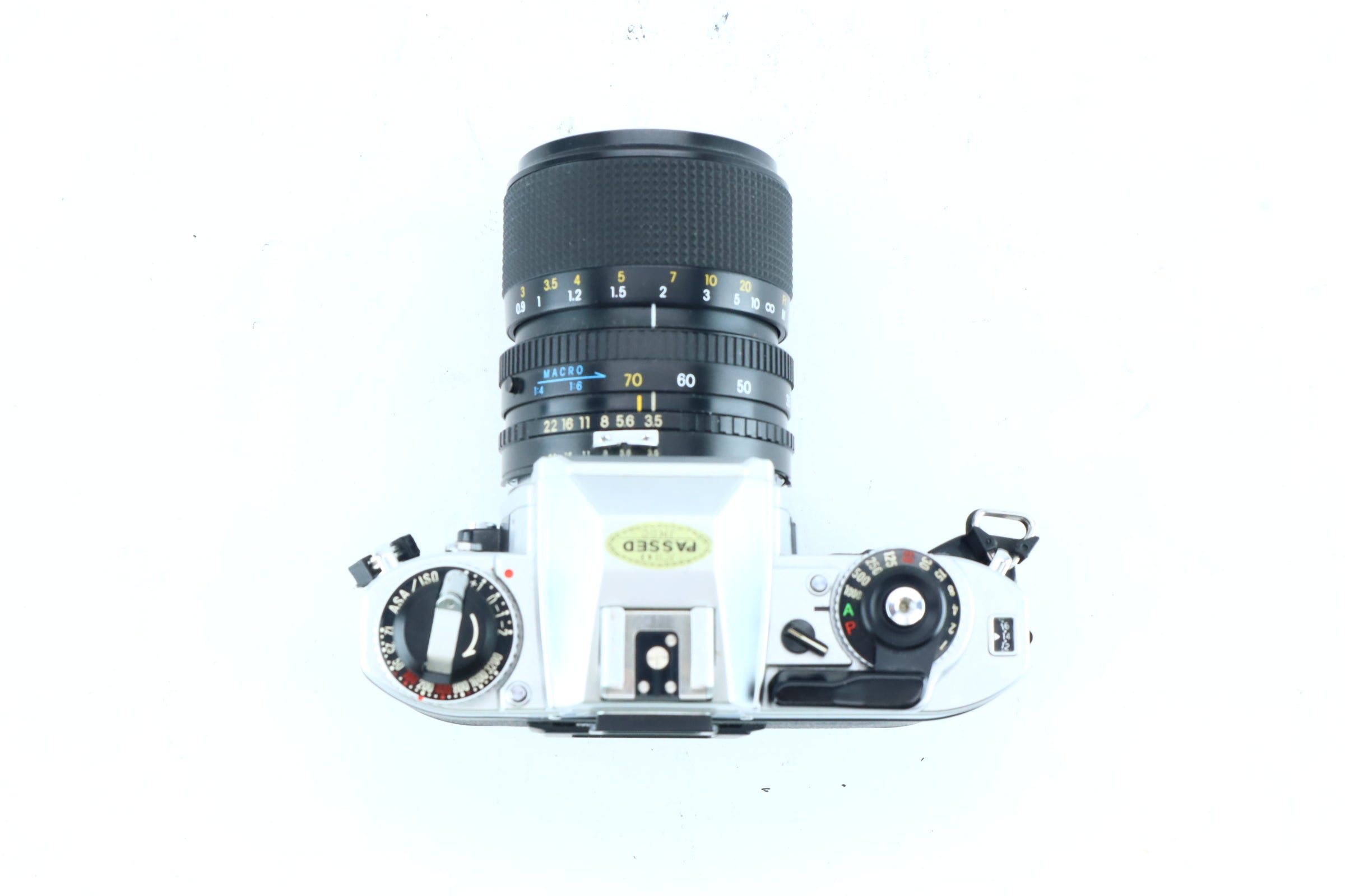 Nikon FG with Exakta 35–70mm f/3.5–4.5 MC Macro – Hard to