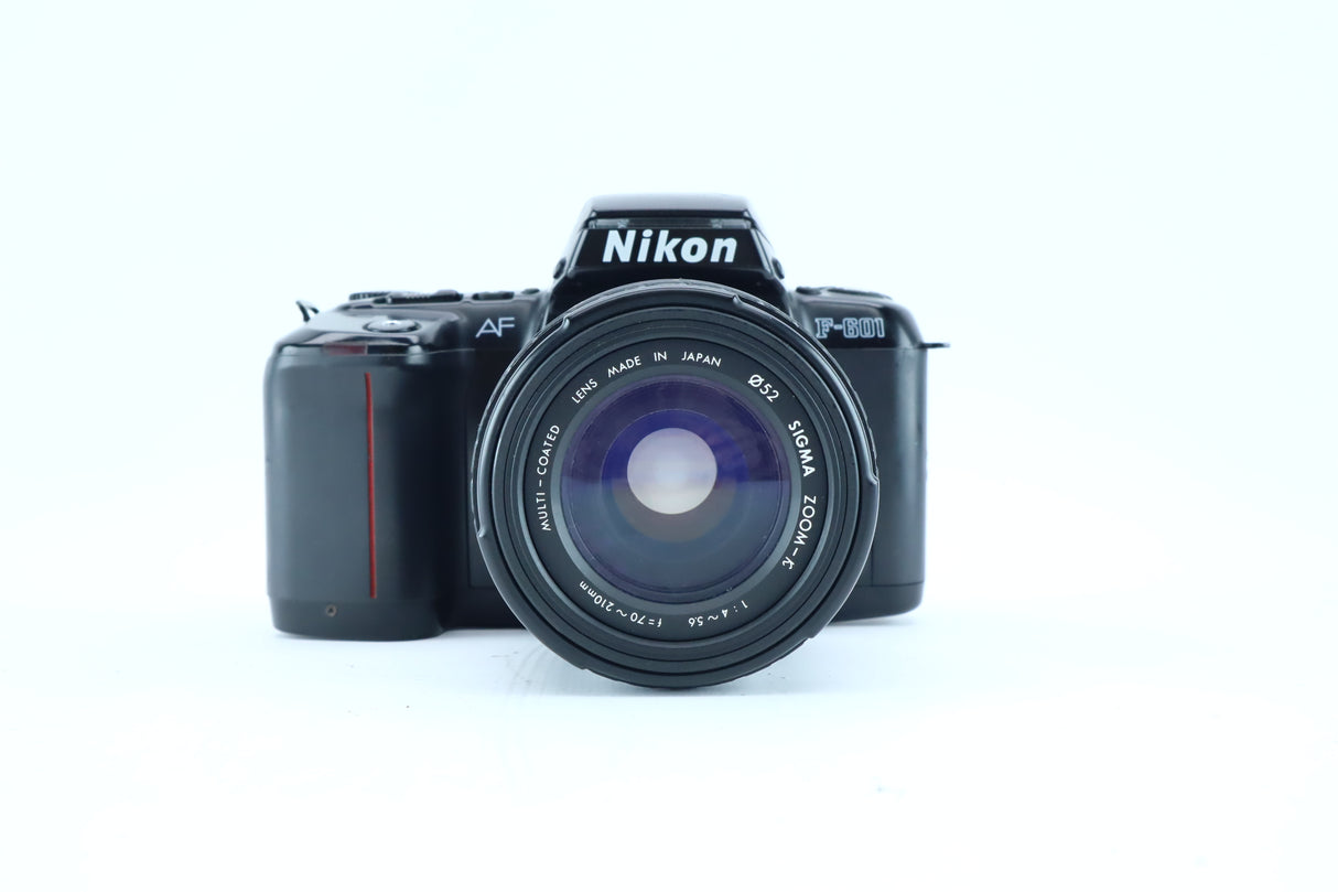 Nikon F-601 with Sigma Zoom-K 70–210mm f/4–5.6 MC