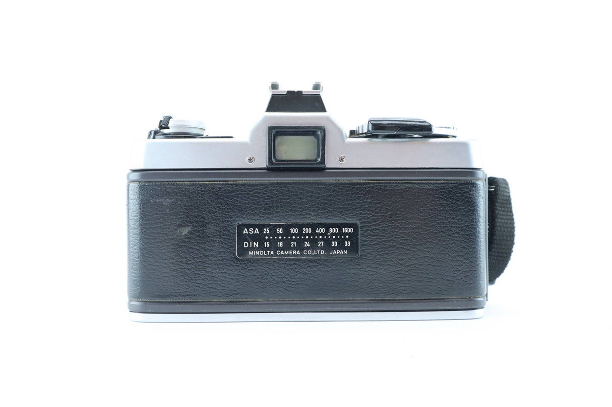 Minolta XG-1 + Makinon MC 35–70mm f/3.5–4.5