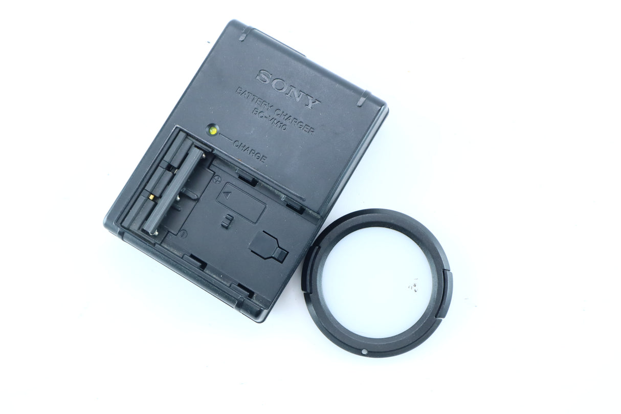 Sony SLT-A77V with Sony DT 18–55mm f/3.5–5.6 SAM