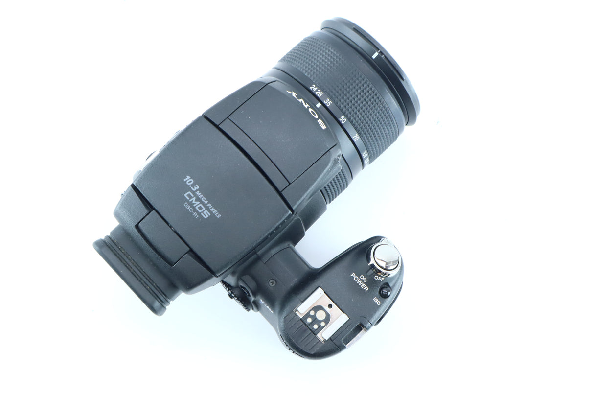 Sony DSC-R1 with Carl Zeiss Vario-Sonnar T 14.3–71.5mm f/2.8–4.8