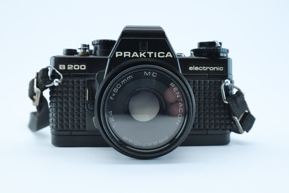 Praktica B200 Electronic + Pentacon Prakticar 50mm f/2.4 MC
