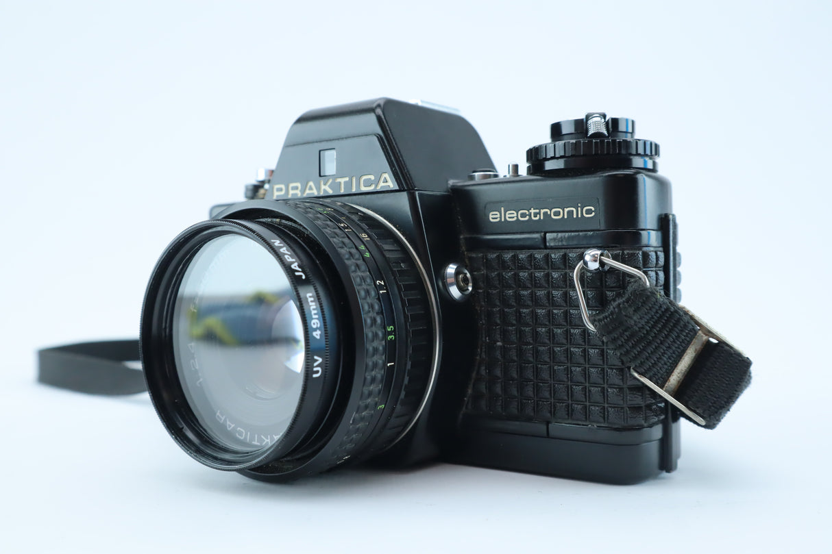 Praktica B200 Electronic + Pentacon Prakticar 50mm f/2.4 MC