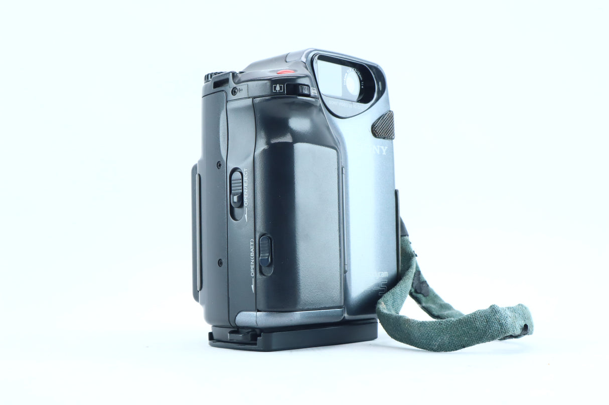 Sony Handycam CCD-SC5E with 4–12mm f/2–4 Lens