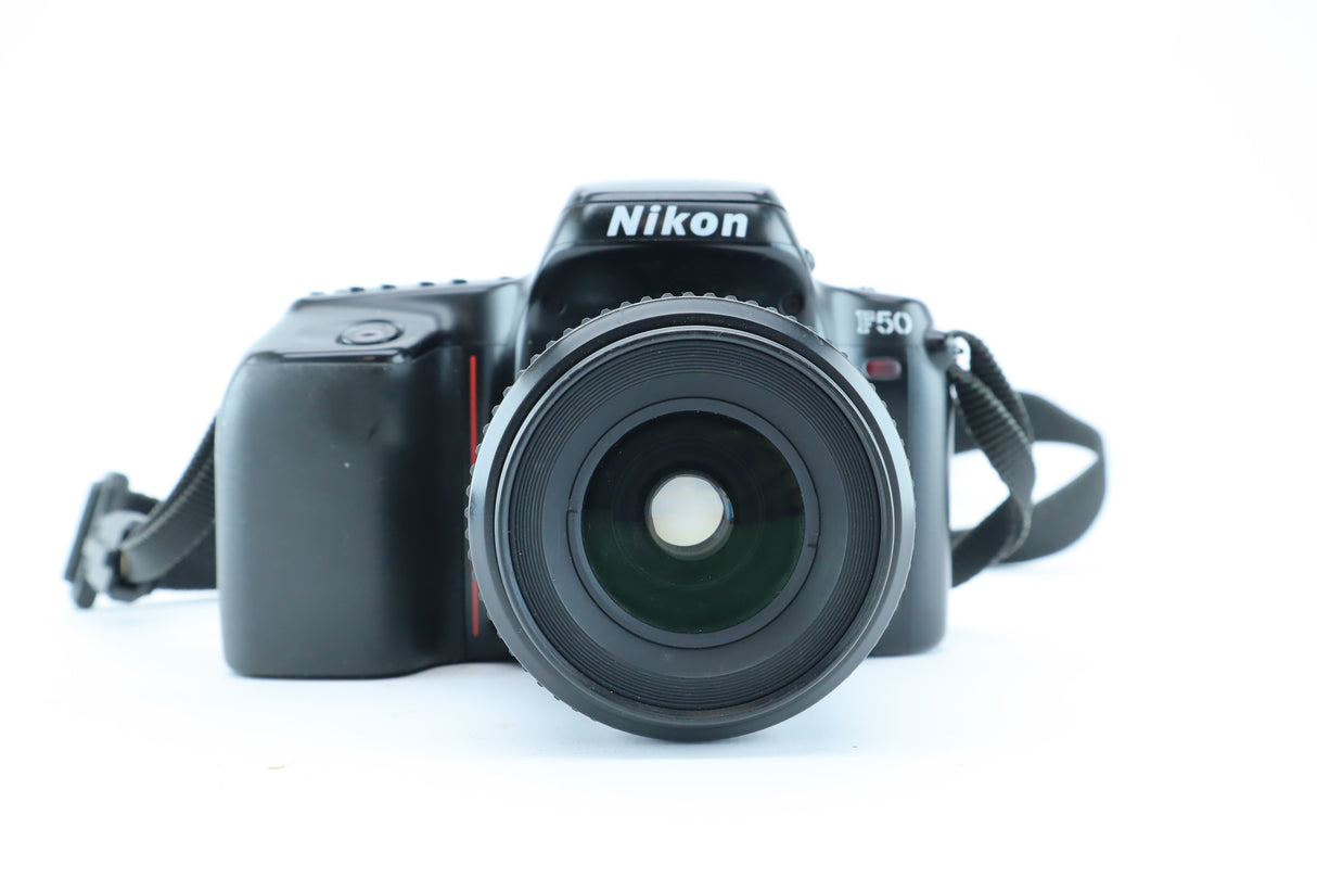 Nikon F50 + Nikon AF Nikkor 35-80mm f/4-5.6 D