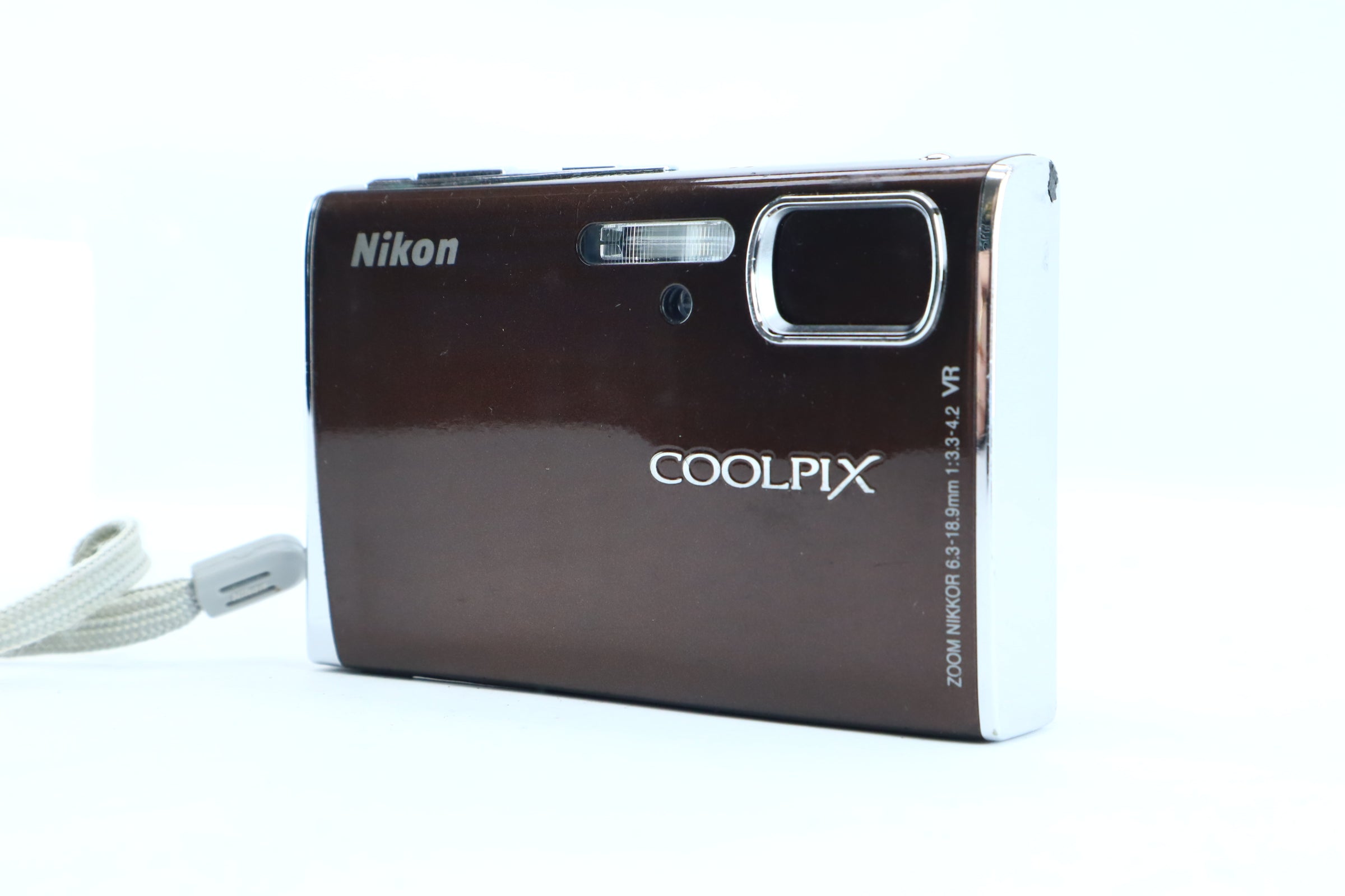 Nikon Coolpix S51 with Nikkor 6.3–18.9mm f/3.3–4.2 VR – Hard to