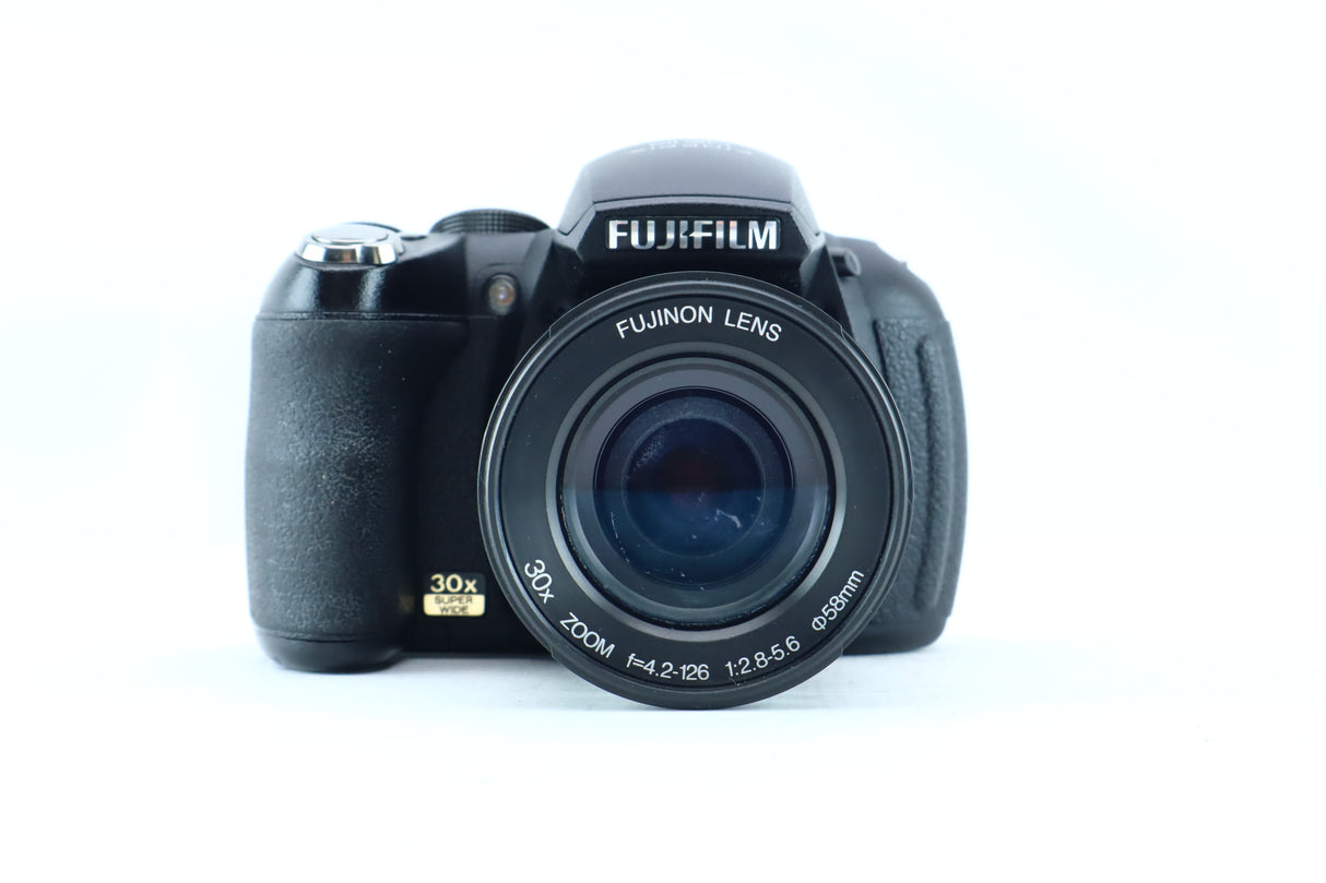 Fujifilm FinePix HS10 with Fujinon 4.2–126mm f/2.8–5.6