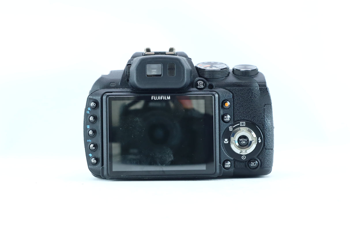 Fujifilm FinePix HS10 with Fujinon 4.2–126mm f/2.8–5.6