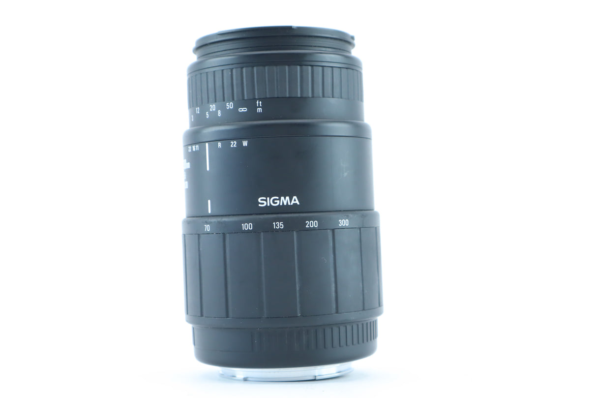 Sigma 70–300mm f/4–5.6 DL Macro