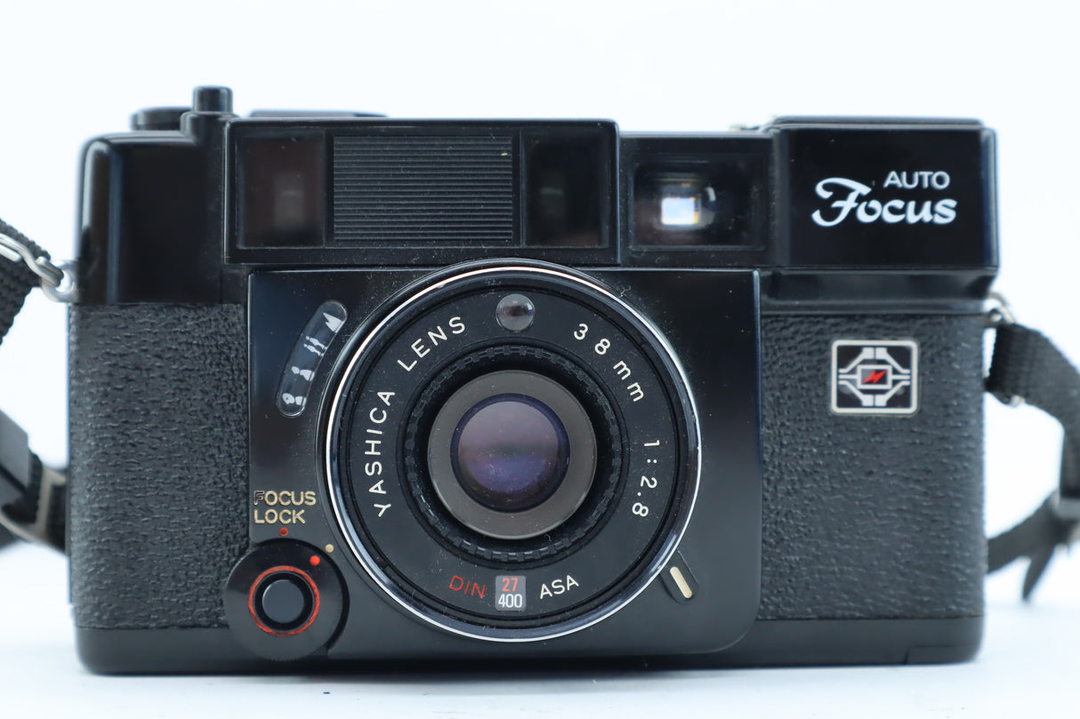 Yashica Auto Zoom + Yashica 38mm f/2.8 Lens