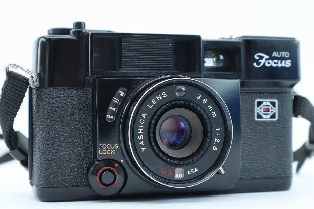 Yashica Auto Zoom + Yashica 38mm f/2.8 Lens