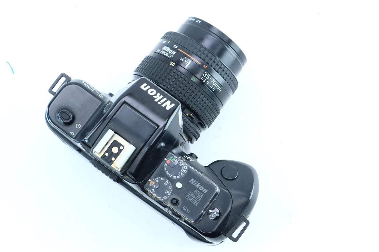 Nikon F-401s + AF Nikkor 35-70mm f/3.3-4.5