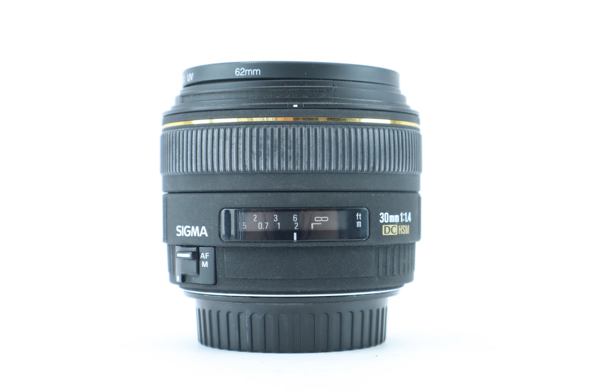 Sigma EX 30mm f/1.4 – Fast Standard Prime Lens (APSC Format)