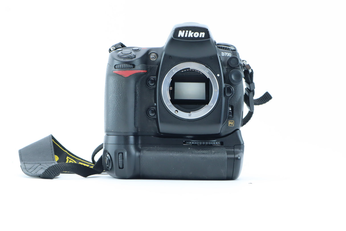 Nikon D700 – Full-Frame DSLR Camera Body