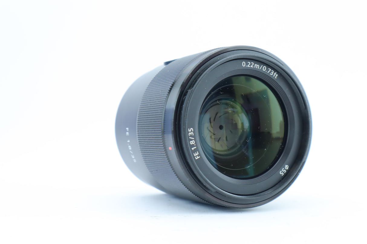 Sony FE 35mm f/1.8 – Compact Full-Frame Prime Lens for Sony E-Mount
