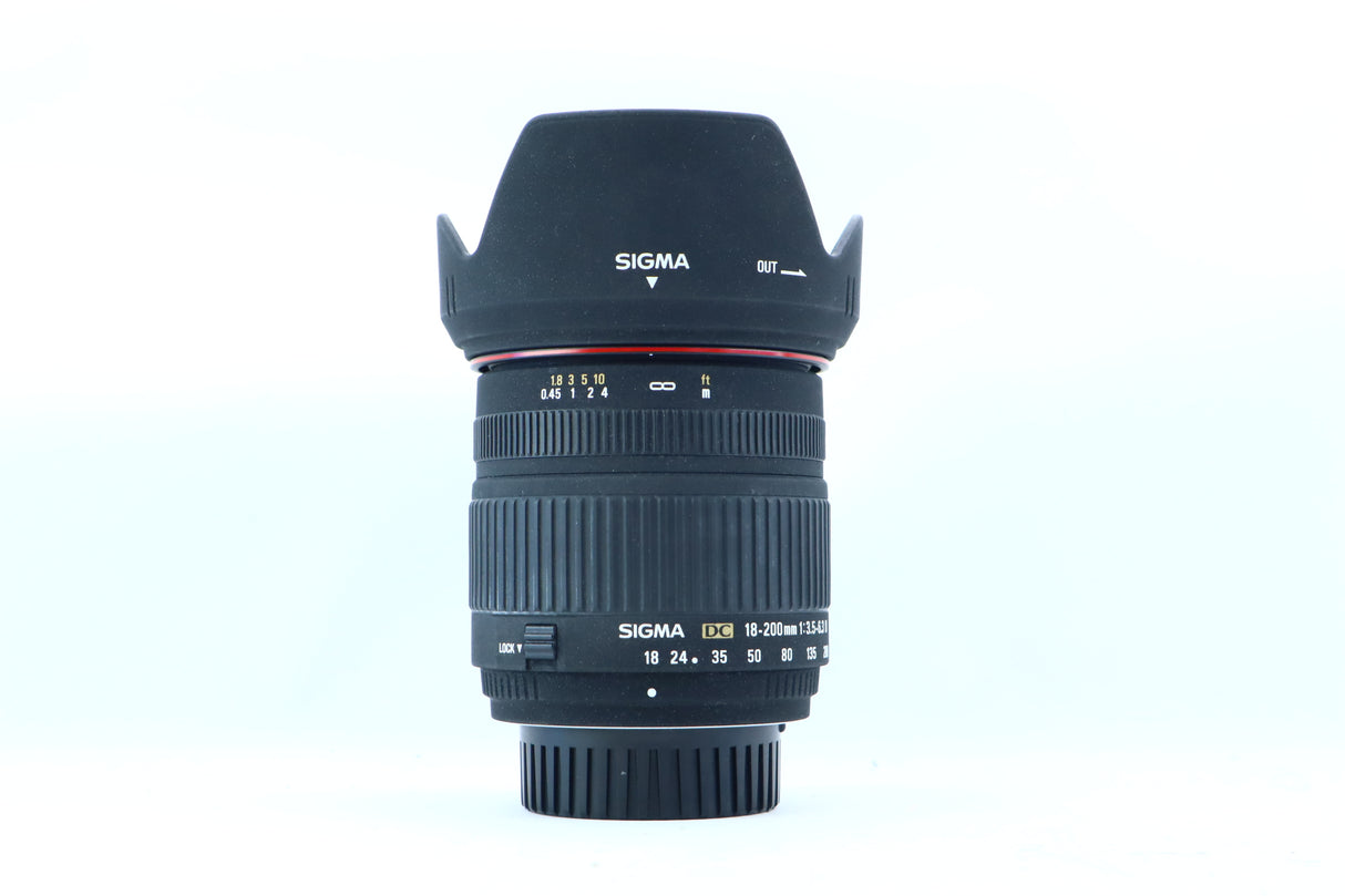 Sigma 18-200mm f/3.5-6.3 DC