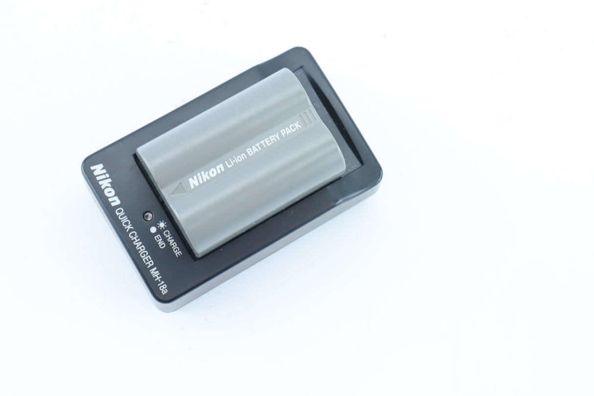 Nikon D700 – Full-Frame DSLR