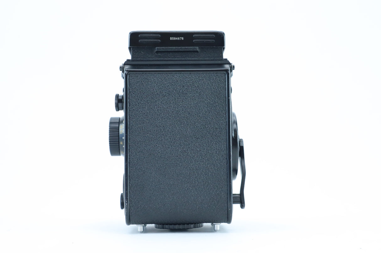 Yashica Mat-124G – Classic Twin-Lens Reflex Camera for 120 Film