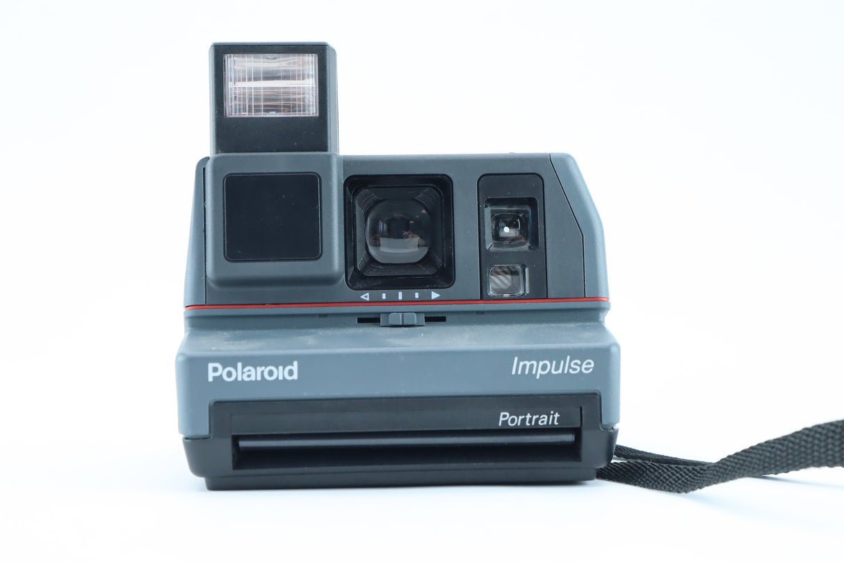 Polaroid Supercolor 635 CL – Classic Instant Camera with Autoflash and Close-Up Lens