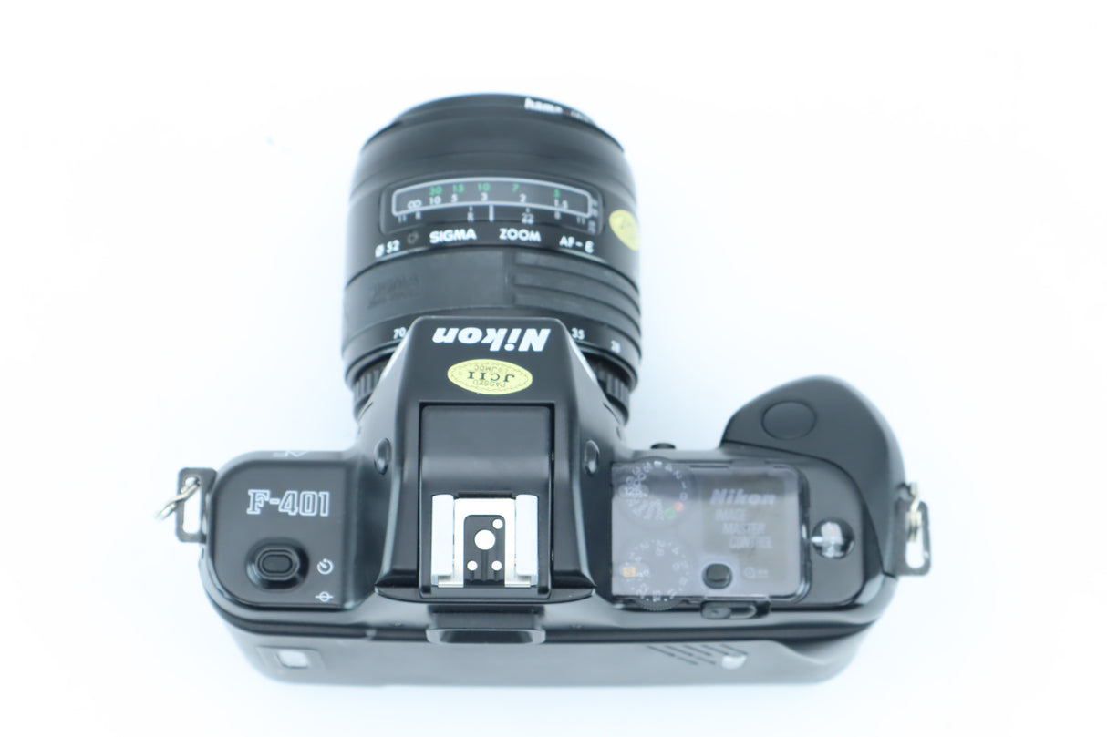 Nikon F-401 AF with 28-70mm 1:3.5-4.5