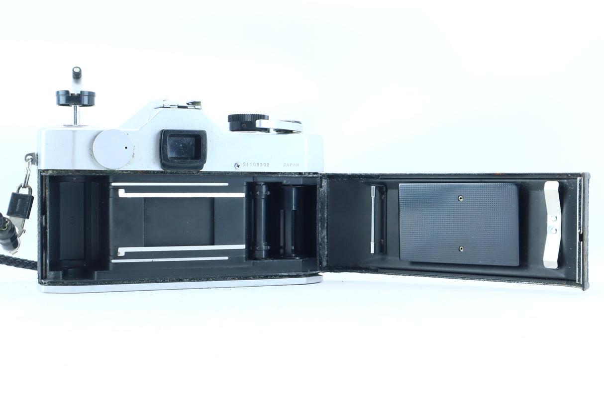 Yashica TL-Electro | Pentacon Auto 50mm f/1.8