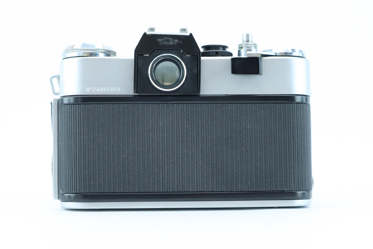 Zenit EM with Helios-44M 58mm f/2 – Classic Soviet M42 SLR with Legendary Bokeh Lens