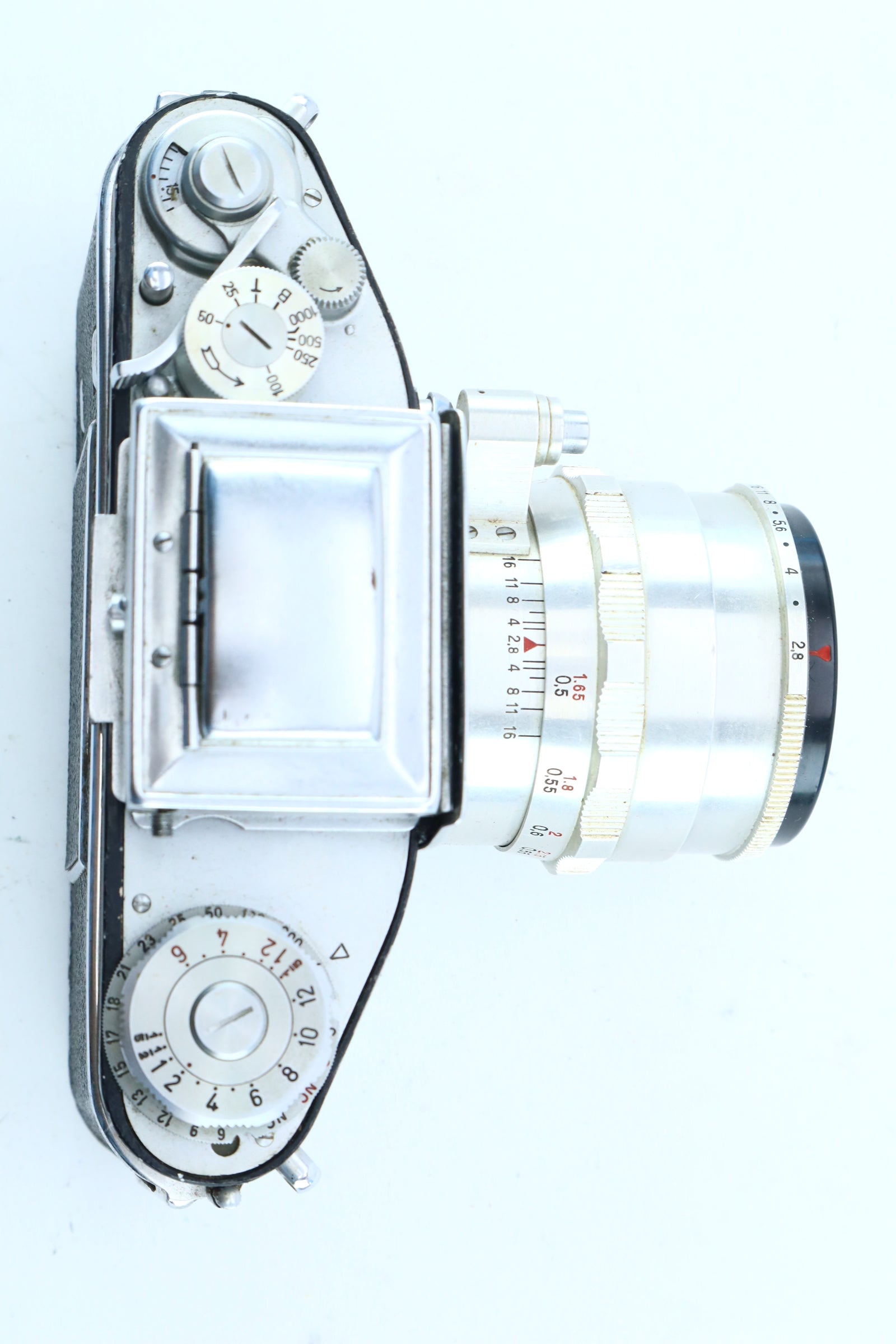 Exakta Varex IIa | Carl Zeiss Jena Tessar 50mm f/2.8 – Hard to
