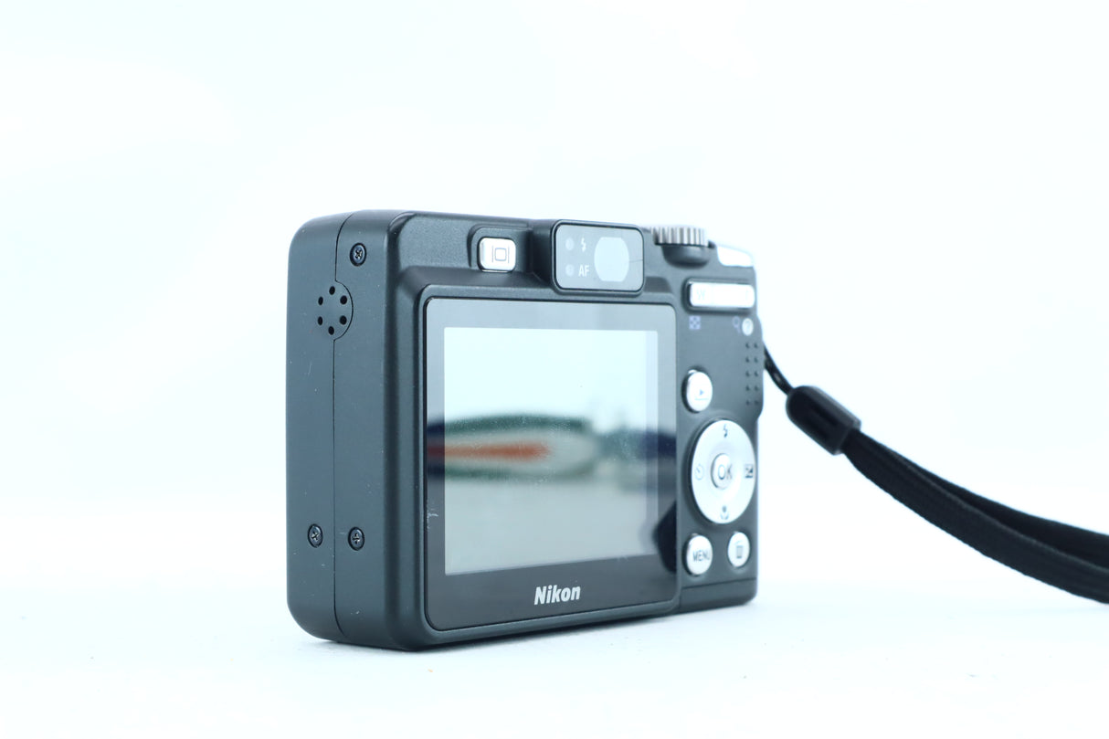 Nikon Coolpix P50