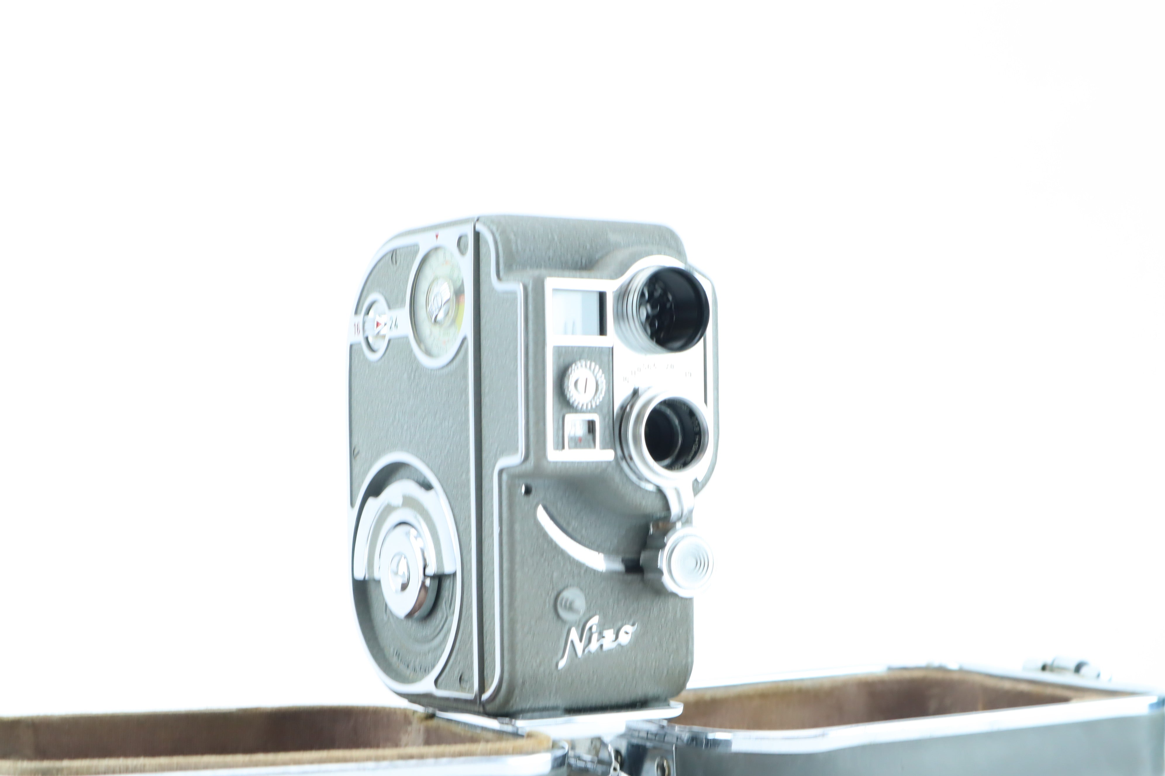 Nizo Exposomat 8T – Vintage Super 8 Movie Camera by Braun. – Hard