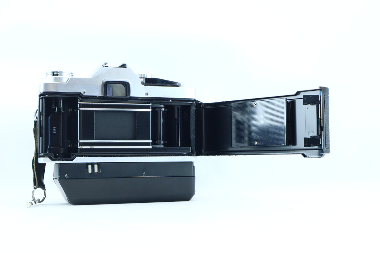 Olympus OM-30 | Zuiko 50mm f/1.8 &amp; Winder 2