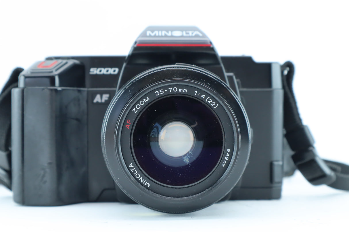 Minolta 5000 AF + 35–70mm f/4 KIJK LENS MOUNT