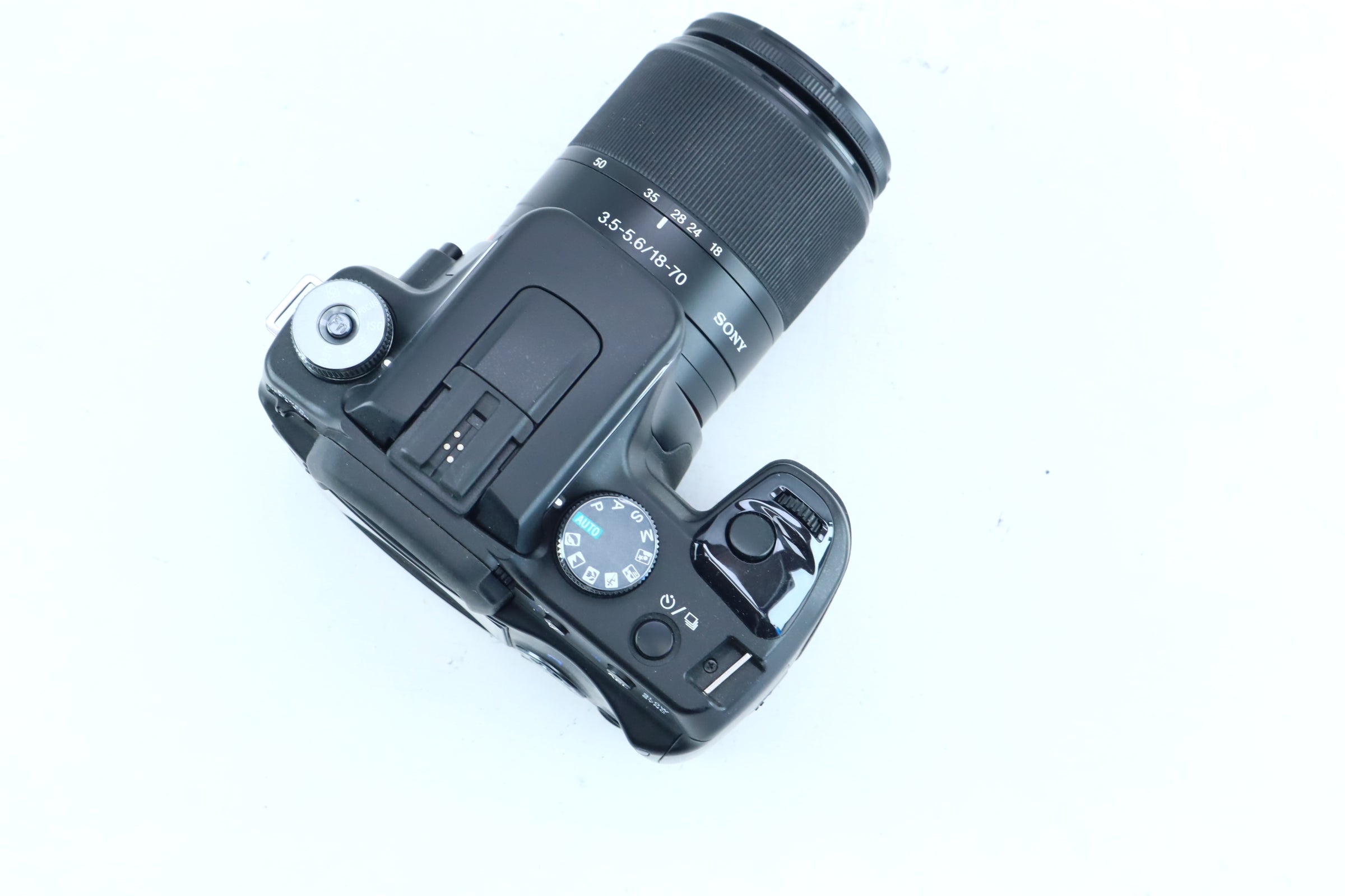 Sony Alpha DSLR-A100 with DT 18-70mm f/3.5-5.6 Macro – Hard to