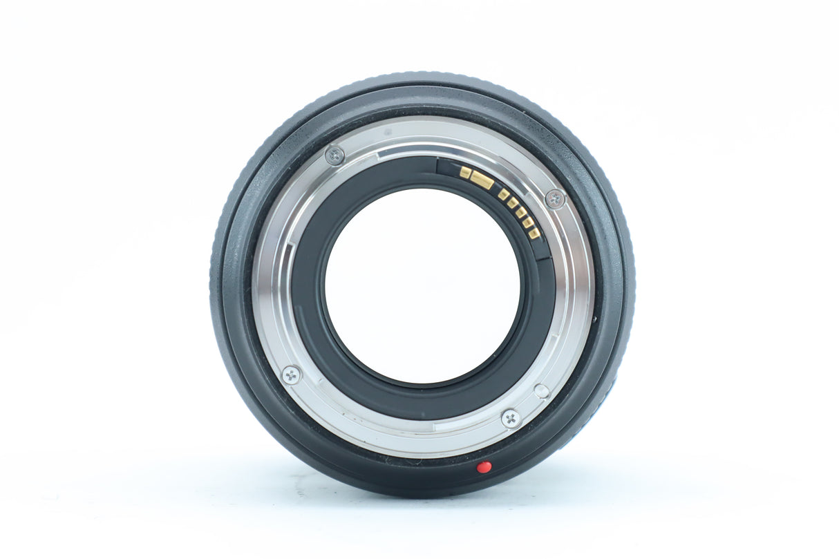 Canon EF 85mm f/1.4L IS USM – Premium Portrait Lens