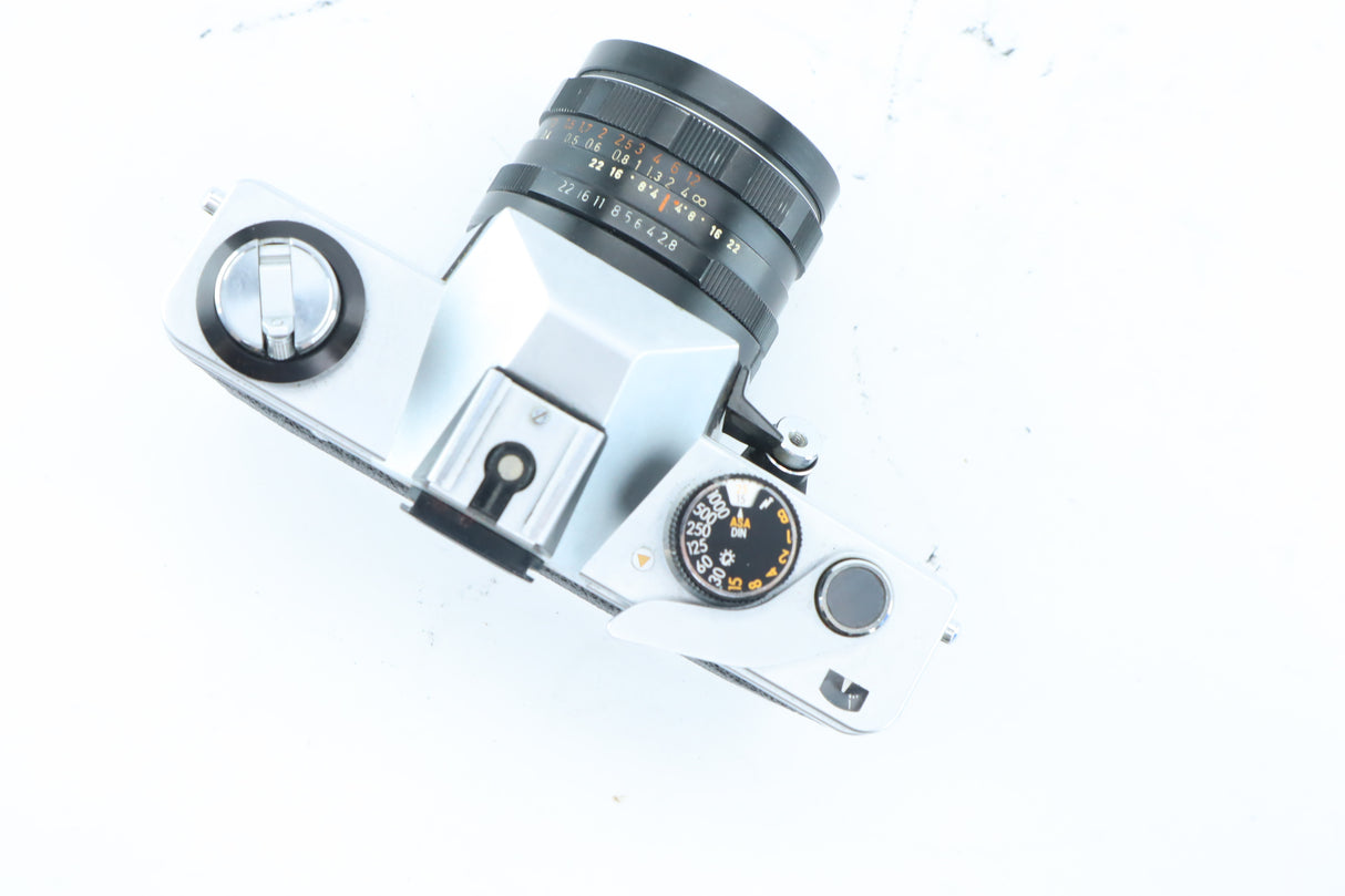 Praktica LTL with Pentacon 29mm f/2.8