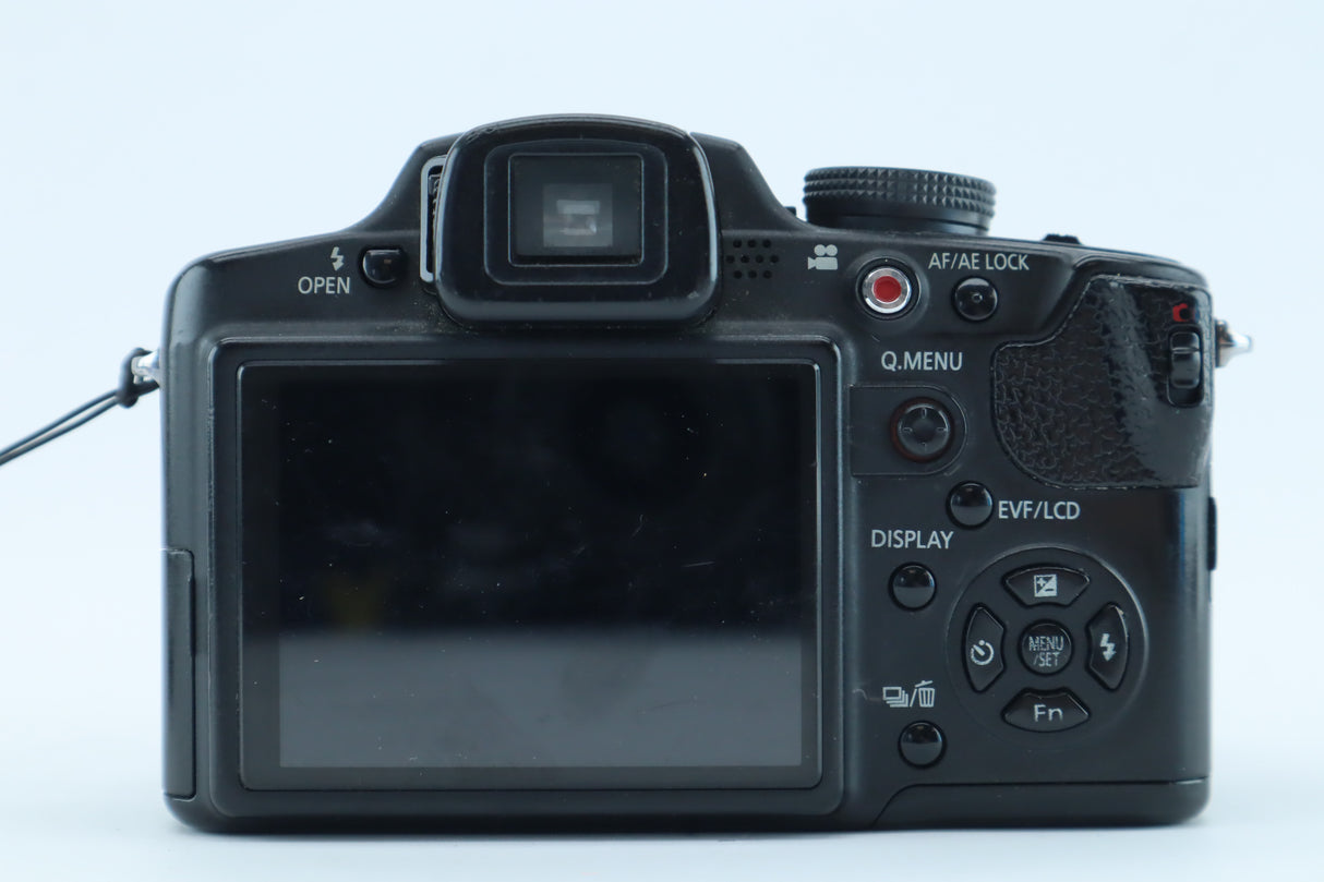 Panasonic Lumix FZ38 – 12.1MP Superzoom Camera with HD Video