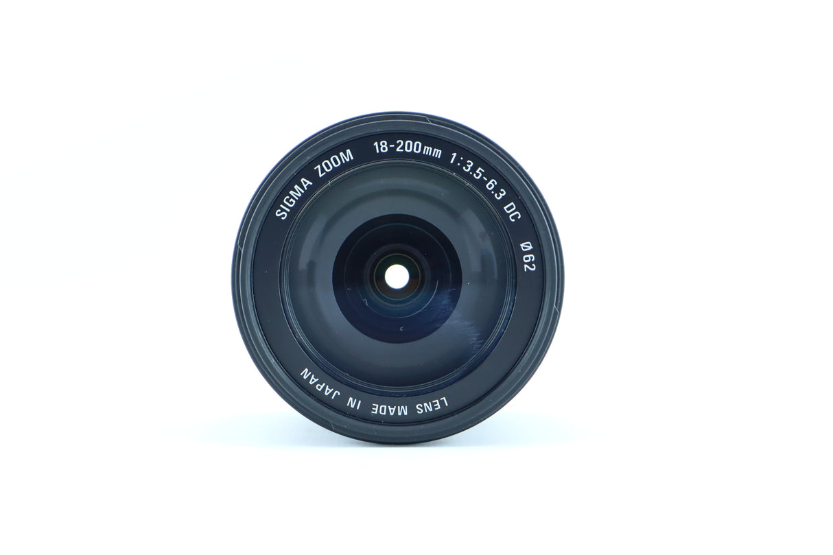 Sigma DC 18‑200 mm f/3.5‑6.3 