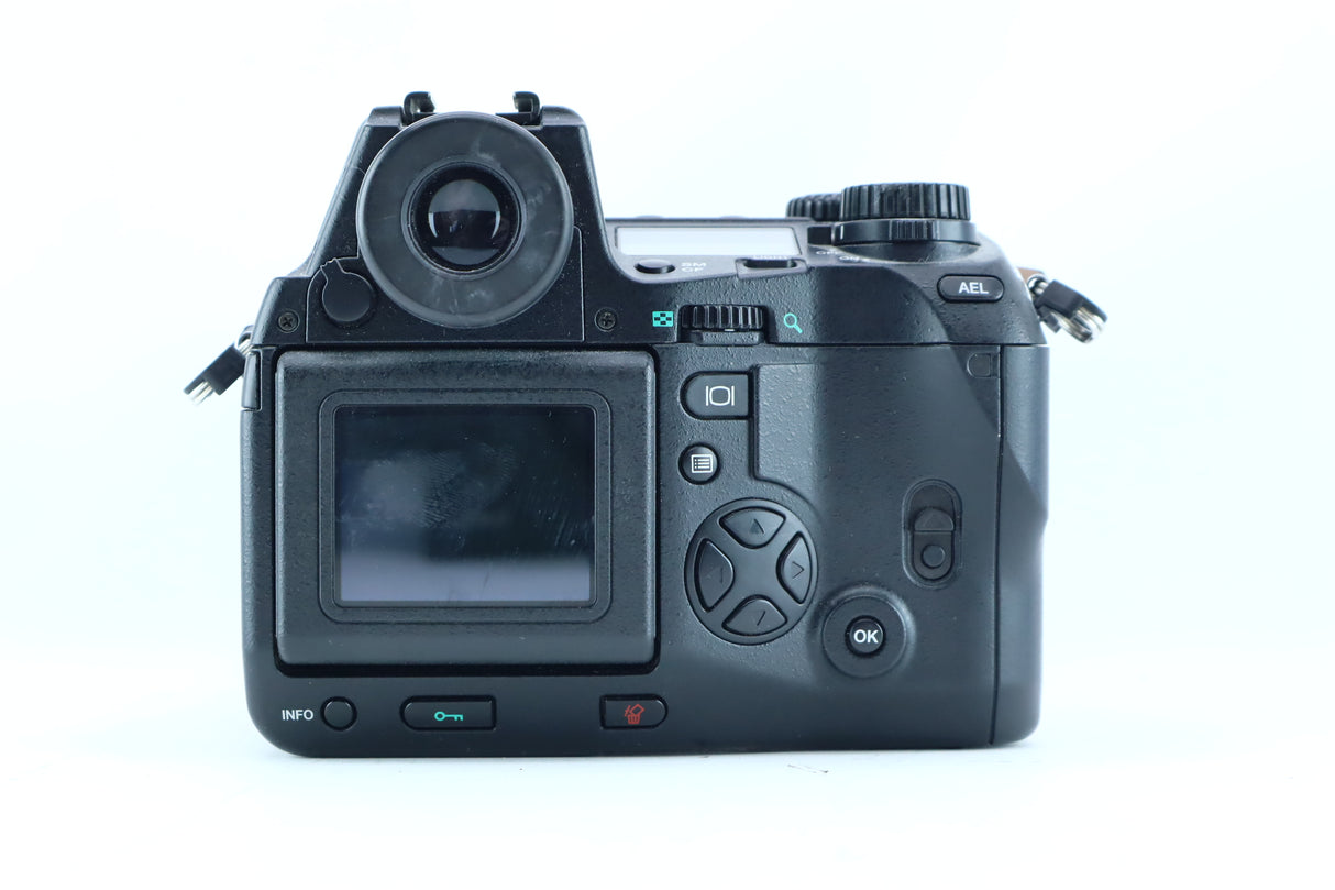 Olympus Camedia E-20P with 9-36mm f/2.0-2.4 ED Lens