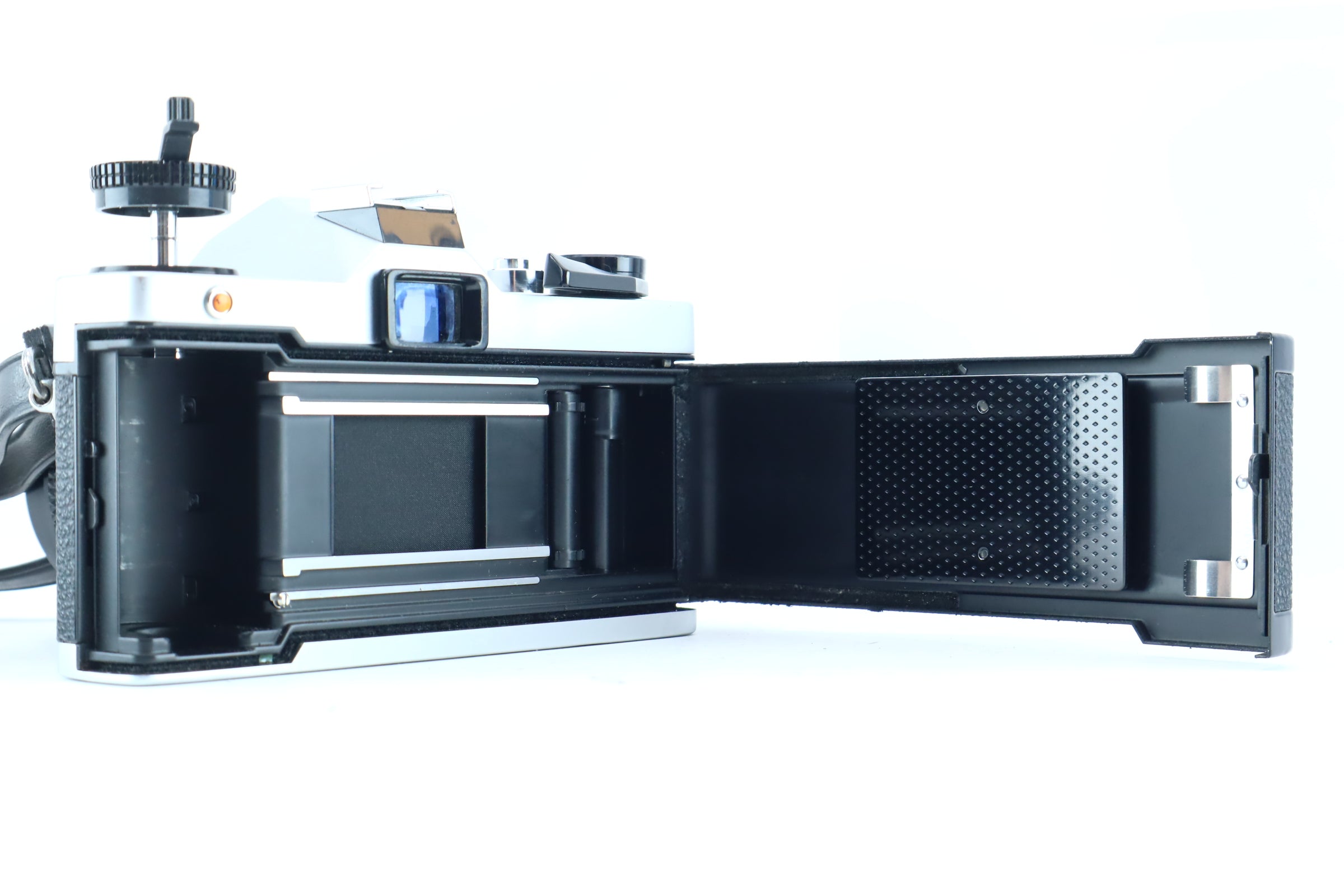 Mamiya NC1000s with 50mm f/1.7 Auto Mamiya-Sekor CS Lens – Hard to