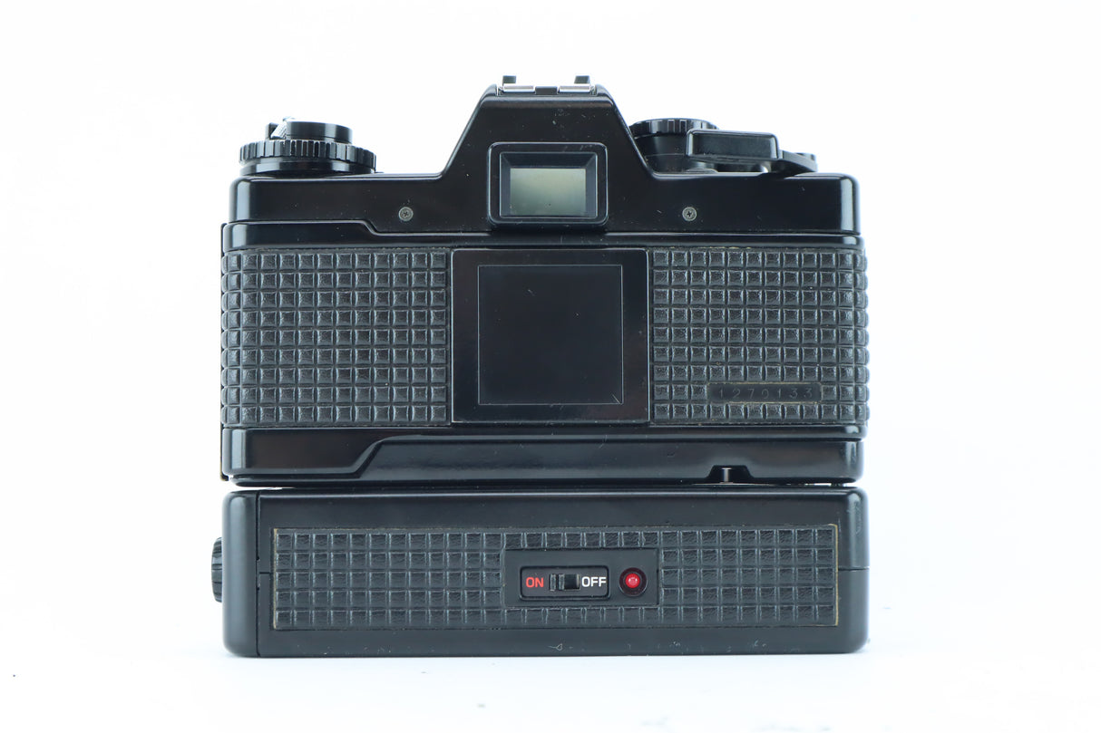 Praktica B200 Electronica + Prakticar 50mm f/2.4 + B Winder