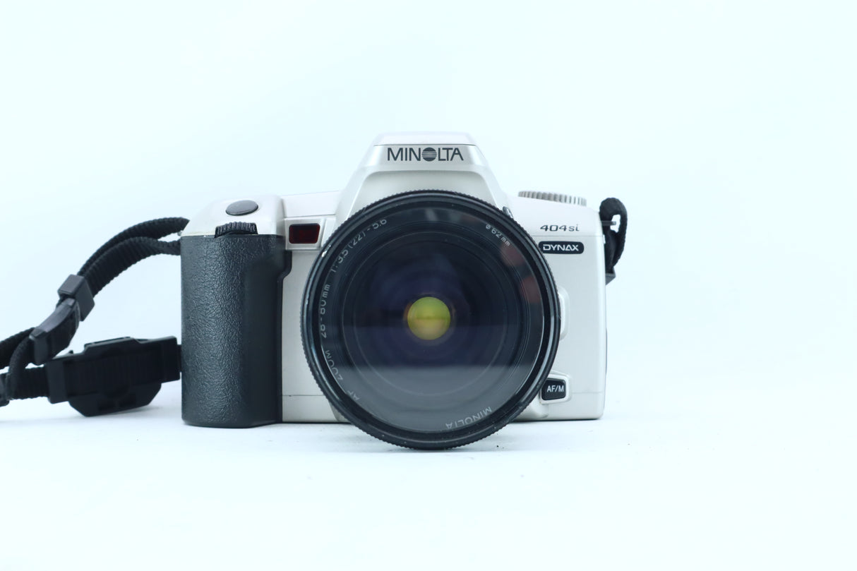 Minolta Dynax 404si with AF 28-80mm f/3.5-5.6.