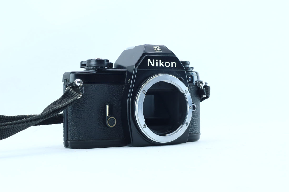 Nikon EM