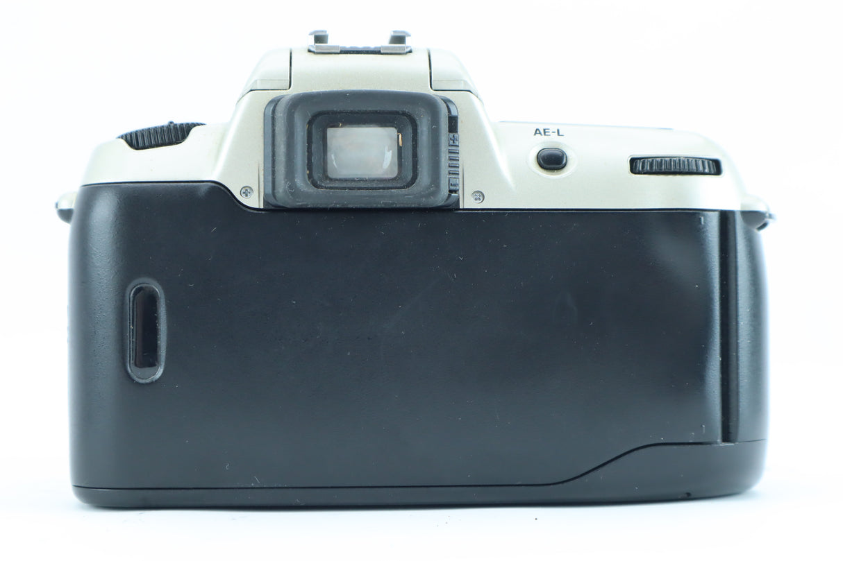 Nikon F60 with AF Nikkor 35–70mm f/3.3–4.5 – 35mm Autofocus SLR Camera Kit