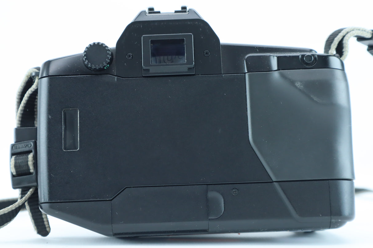 Canon EOS 650 with Sigma UC Zoom 28–105mm f/4–5.6 – 35mm Autofocus SLR Camera Kit