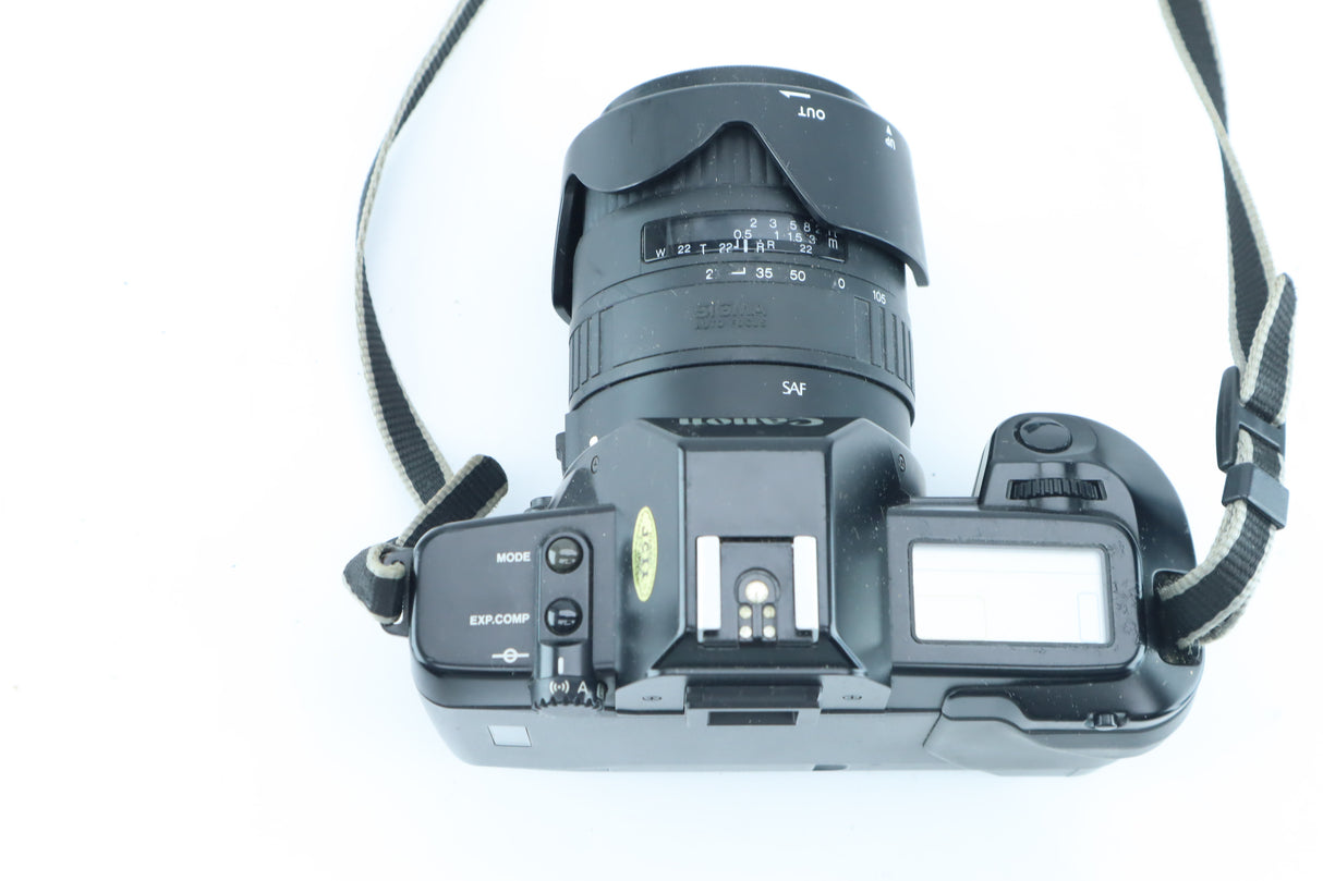 Canon EOS 650 with Sigma UC Zoom 28–105mm f/4–5.6 – 35mm Autofocus SLR Camera Kit