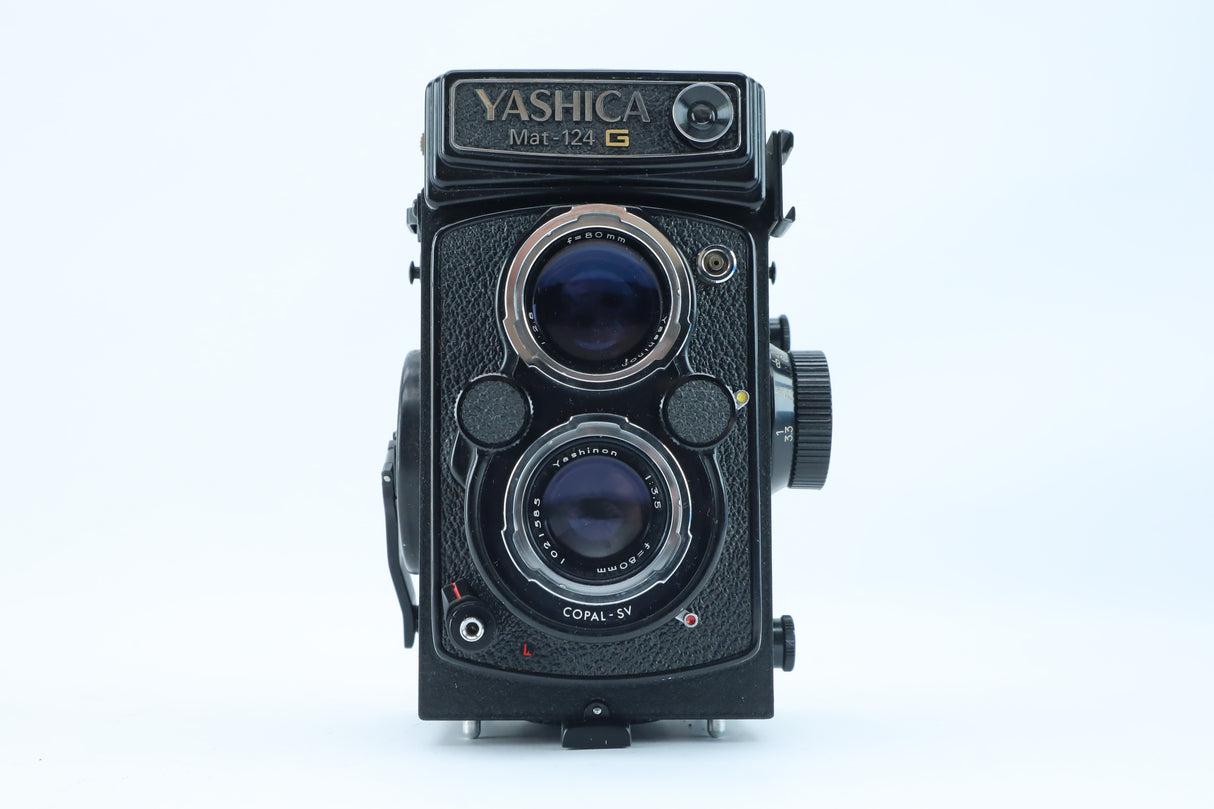 Yashica-Mat 124 G with Yashinon 80 mm f/3.5 – 6×6 TLR Medium Format Camera