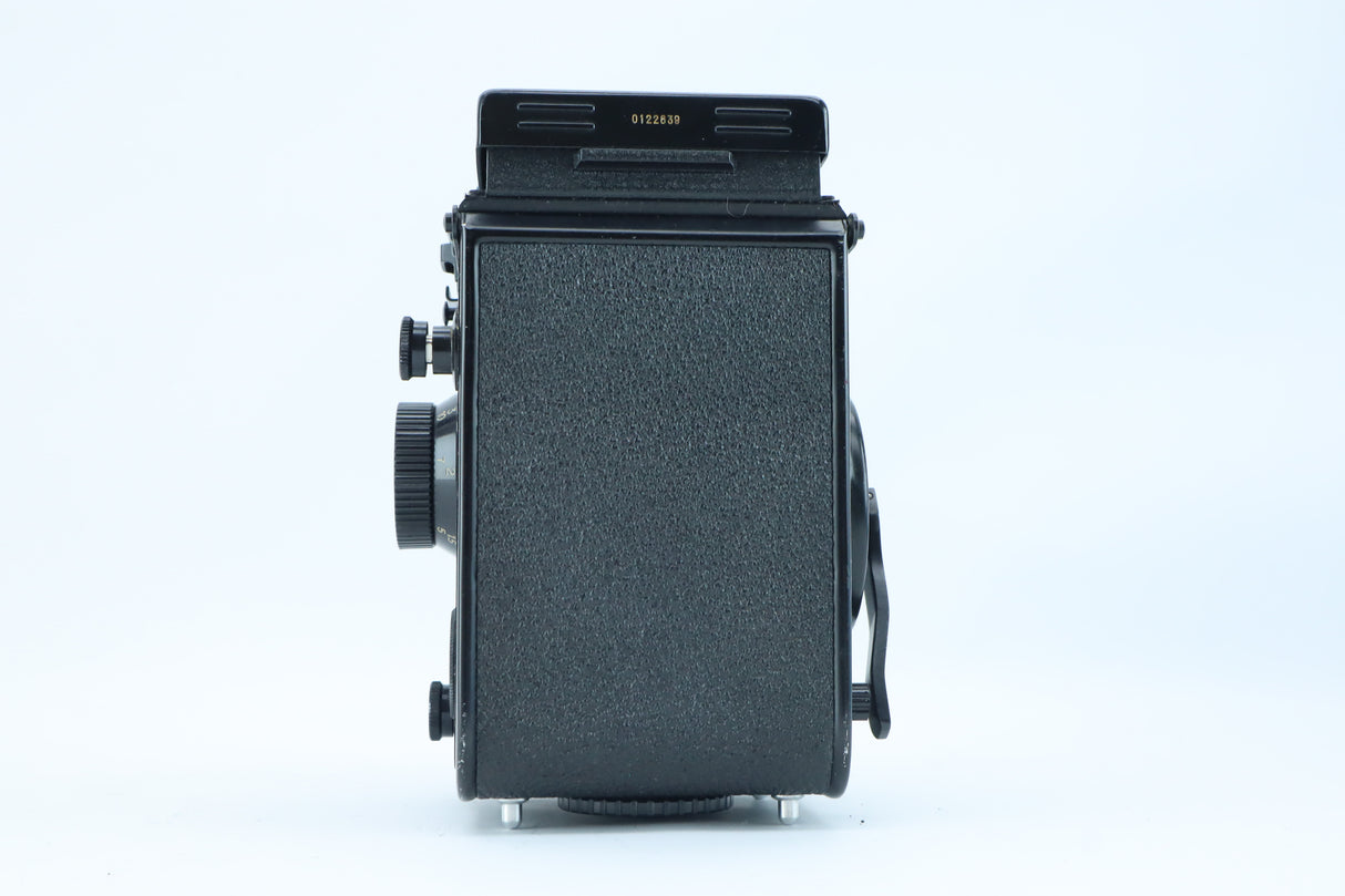 Yashica-Mat 124 G with Yashinon 80 mm f/3.5 – 6×6 TLR Medium Format Camera