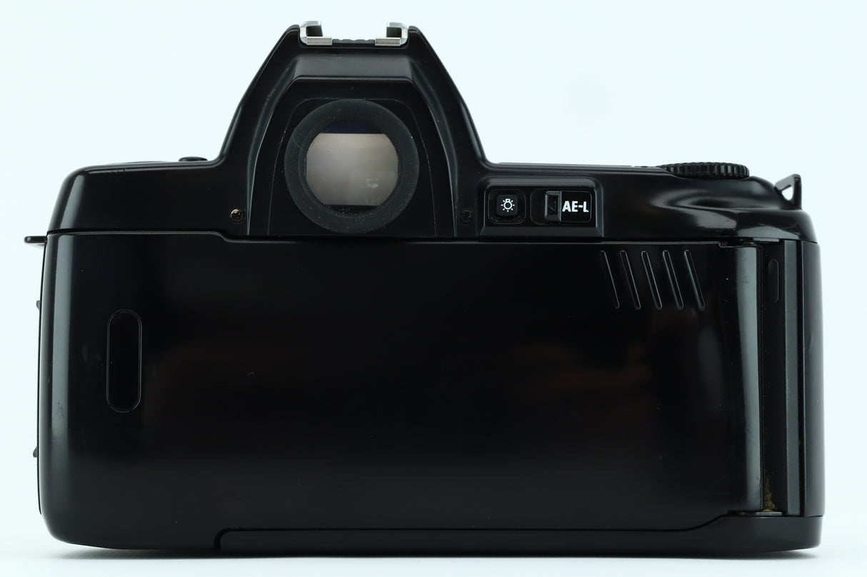 Nikon AF F-801s + 35-70mm 3,3-4,5